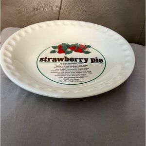 Ceramic Strawberry 10 inch Pie Receipe Baking Pan Plate Dish